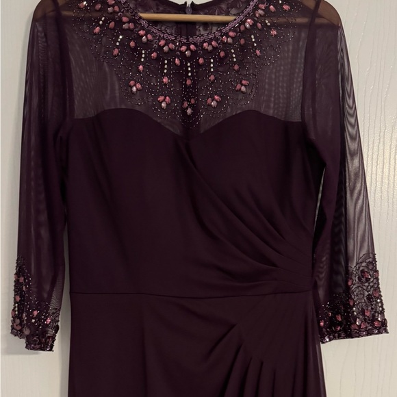 Formal Mother of the Bride/Groom wedding dress, size 10 - Picture 2 of 8